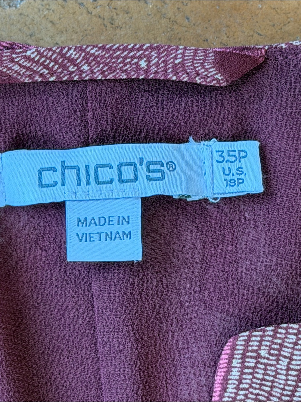 Chico’s Maroon Medallion Kaftan Tiered Maxi Dress Size 3.5 P Size 18 Boho Resort - Picture 3 of 8